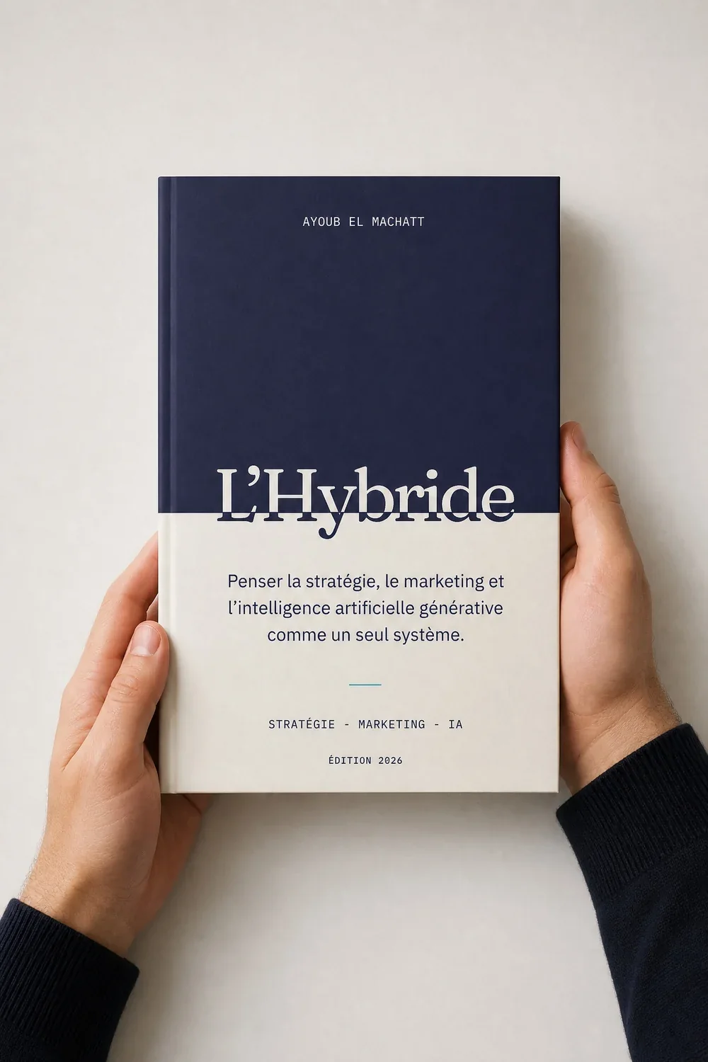 L’Hybride entre les mains d’un lecteur
